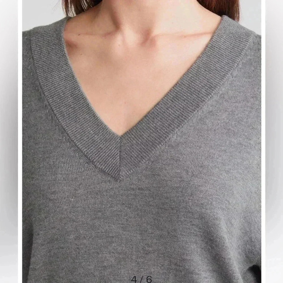 Treasure & Bond Relaxed V-Neck Sweater NWOT large - Picture 4 of 6